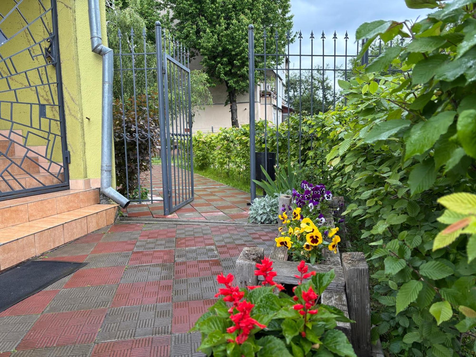 Apartmán Авіа Užhorod Exteriér fotografie